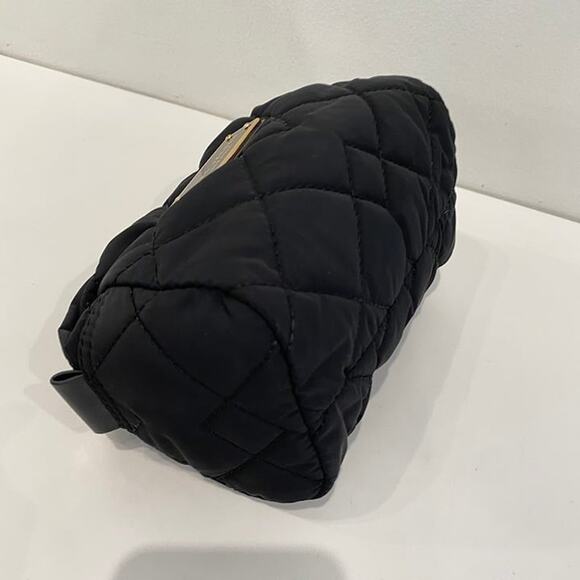 Last 1‼️ NWT MARC JACOBS M0011326 QUILTED COSMETIC CASE - Picture 3 of 13